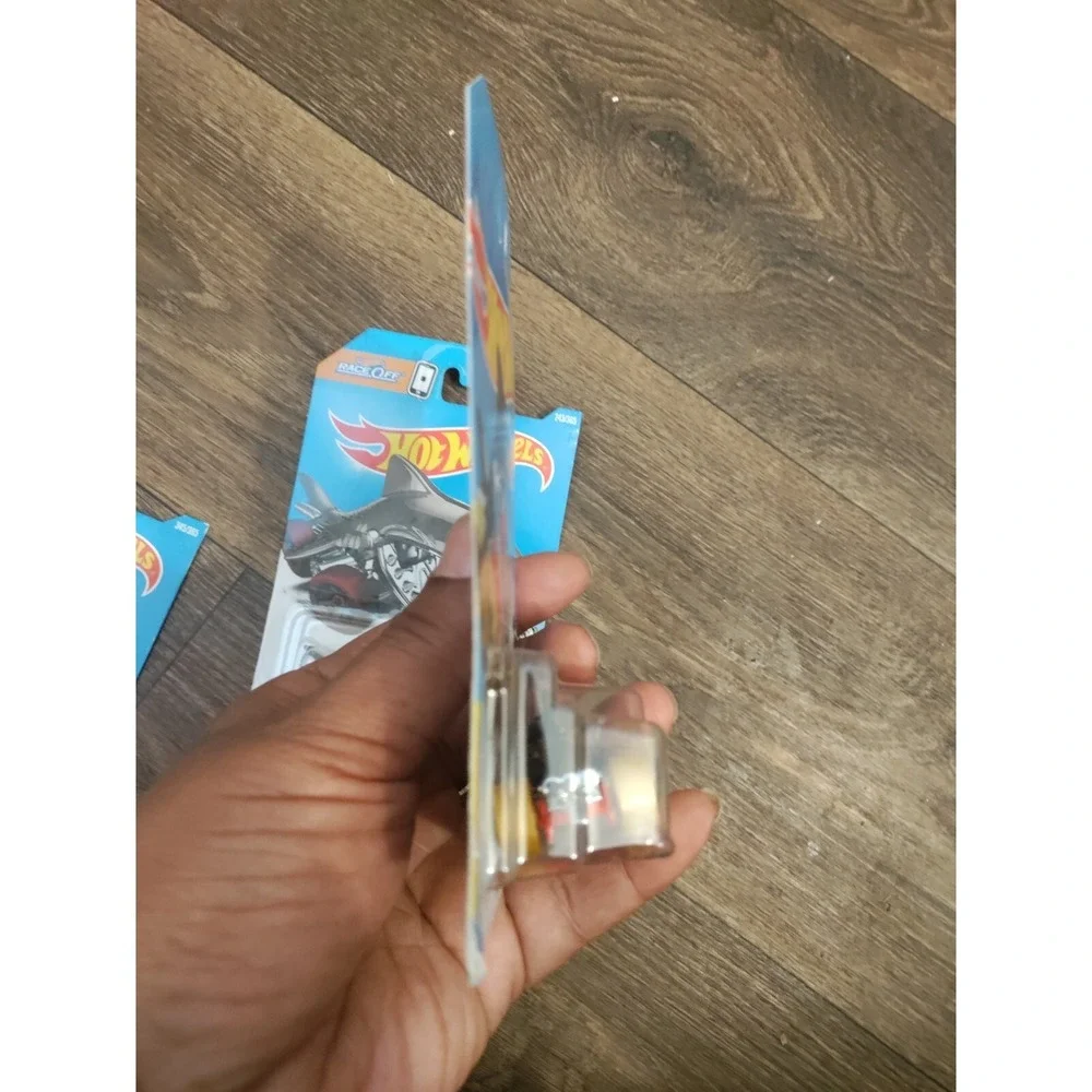 Hot‎ Wheels 2018 Shark Bite Black